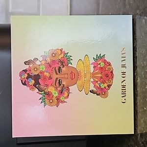 NWOT Garden of Juvia's palette